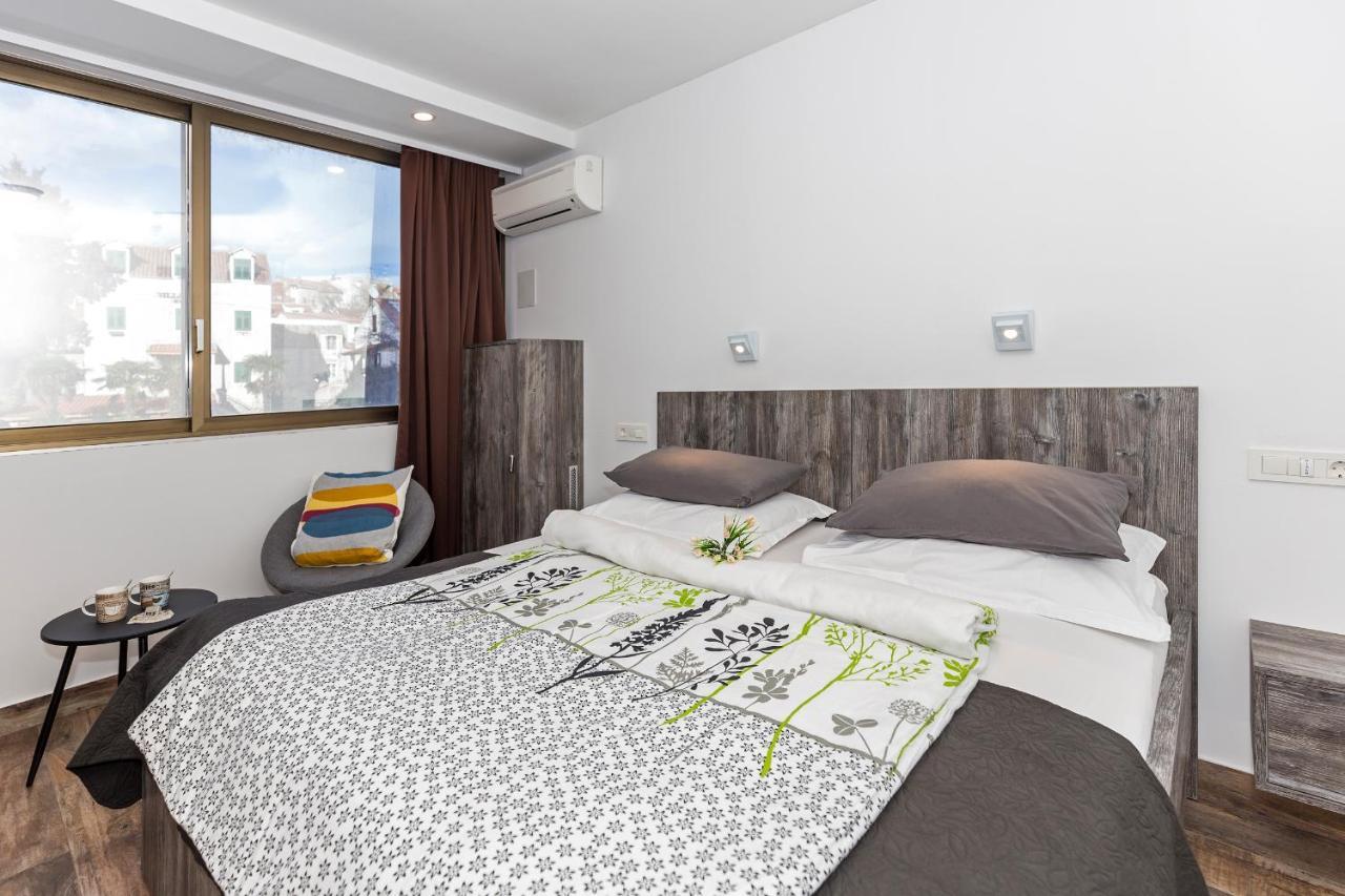 Apinelo Tower Rooms Split Exterior photo