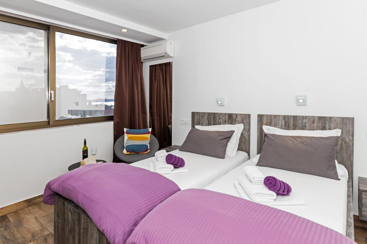 Apinelo Tower Rooms Split Exterior photo